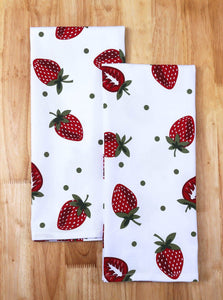 Order now casa decors set of apron oven mitt pot holder pair of kitchen towels in a unique berry blast design made of 100 cotton eco friendly safe value pack and ideal gift set kitchen linen set