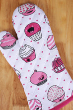 Load image into Gallery viewer, Order now casa decors set of apron oven mitt pot holder pair of kitchen towels in a valentine cup cakes design made of 100 cotton eco friendly safe value pack and ideal gift set kitchen linen set